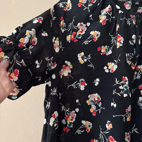 Madewell 100% Silk Notched Ruffle Cuff Blouse Top In Carnation Toss Size XS - Picture 5 of 10